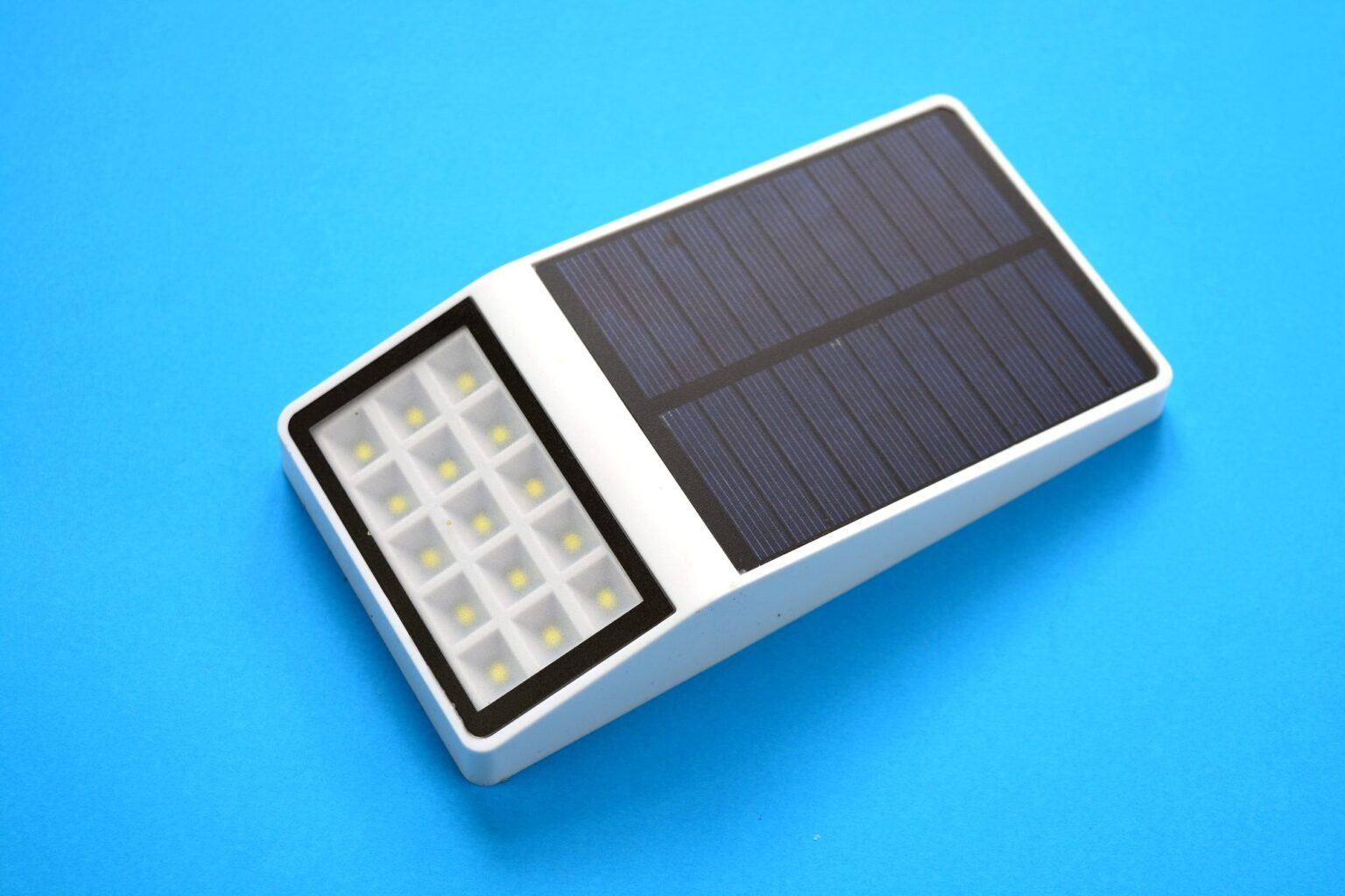 5 Best Solar Security Light With Motion Sensor - Energy Theory