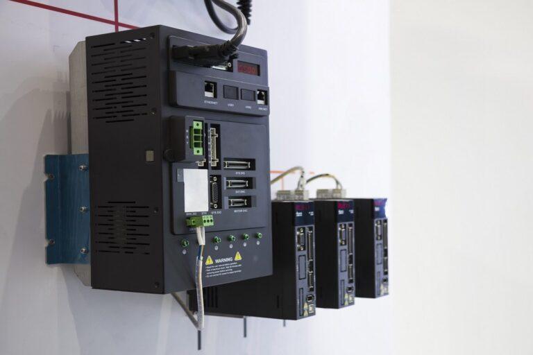 What is an Inverter? - Energy Theory