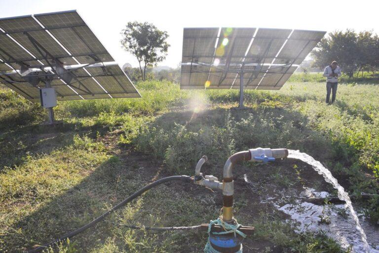 How to Connect Solar Panel to Water Pump - Energy Theory