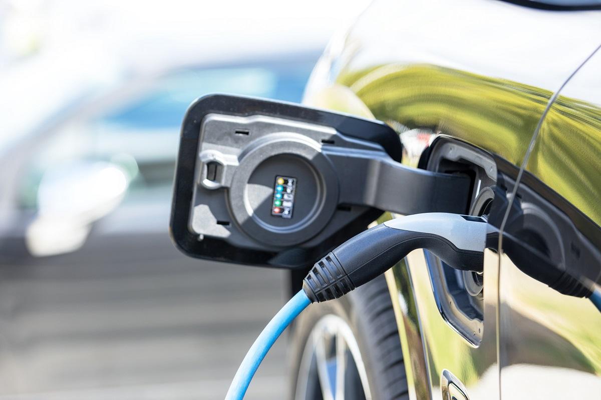 how-far-can-a-hybrid-car-go-without-gas-energy-theory