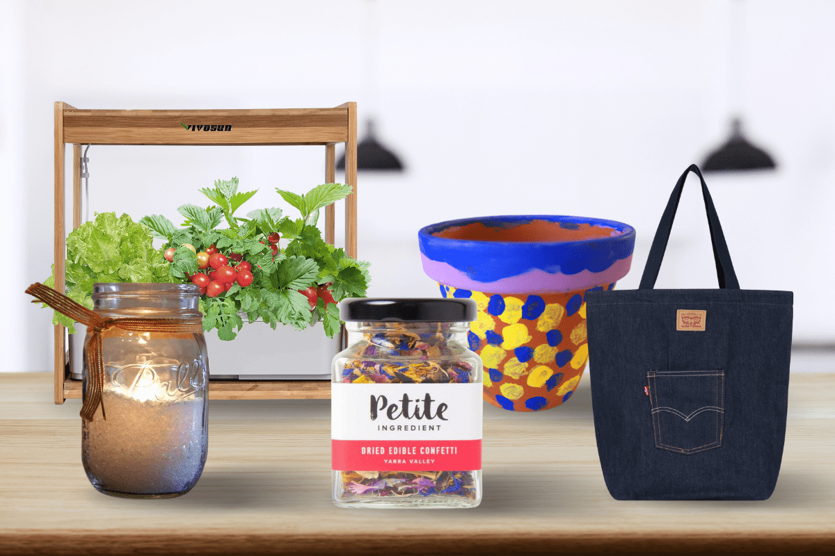 Painted Clay Pot: eco-friendly Valentine's gifts